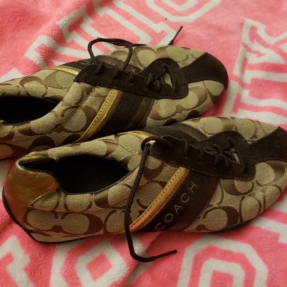 Coach tennis shoes.